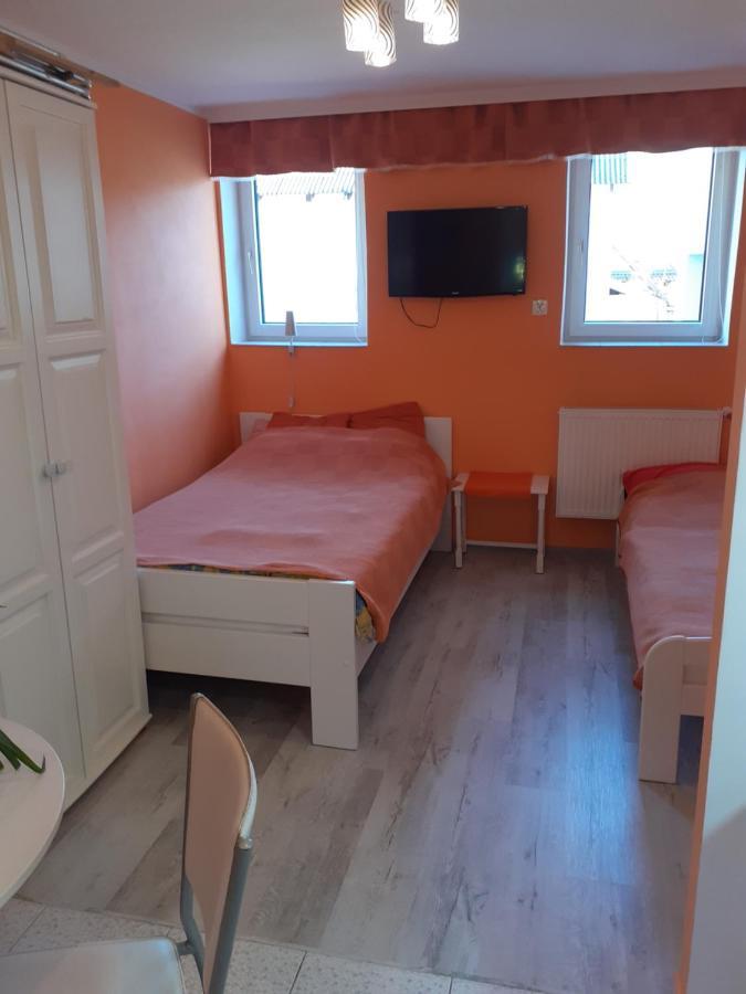 Wynajem Apartamentow I Pokoi. Ustronie Morskie Kültér fotó